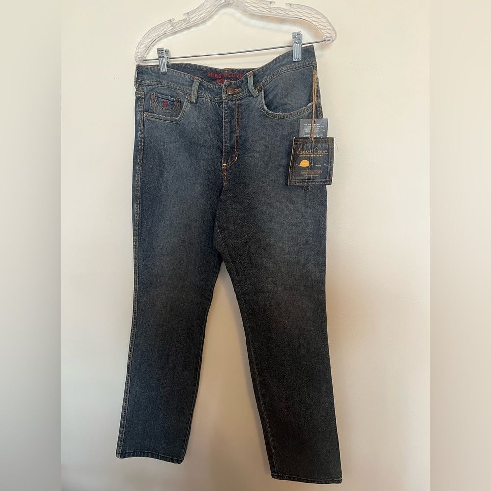 Women’s Straight Jeans in Dark Denim